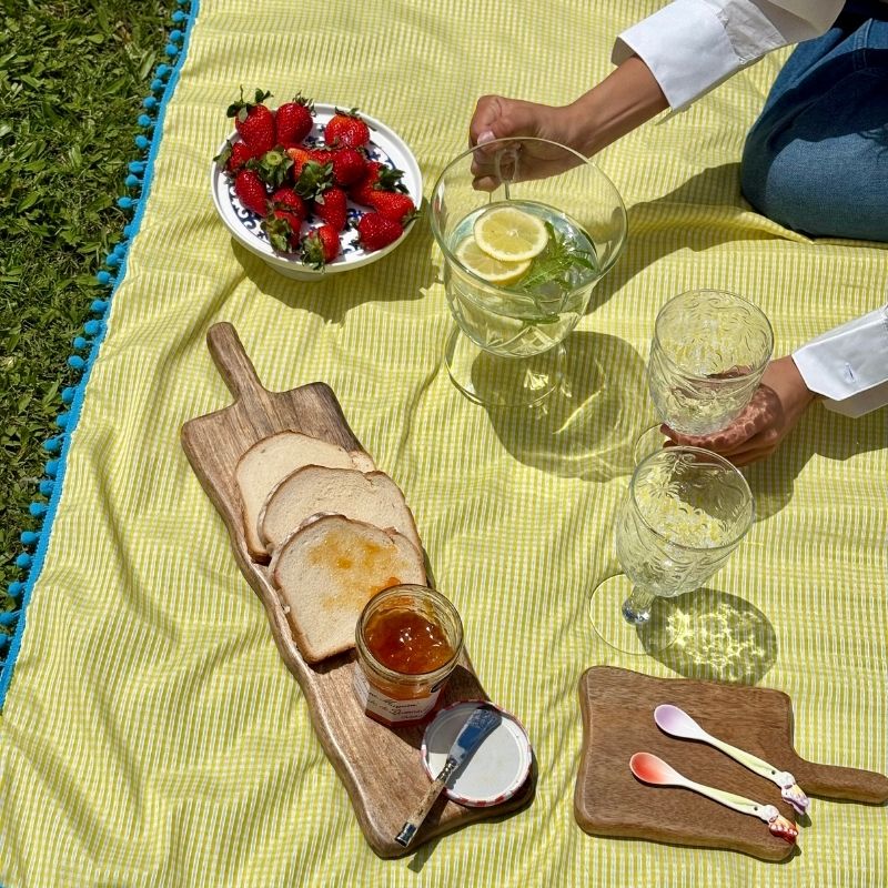 Mantel Picnic / Amarillo